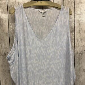 Nine West Blue and White Sleeveless Shirt Ladies Size 4x   **